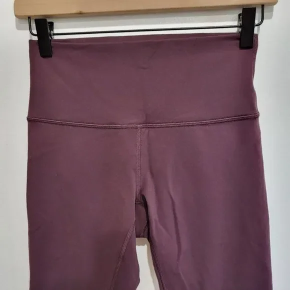 Lululemon Women’s Size 6 Burgundy Cropped Wunder Under Leggings - Picture 3 of 7